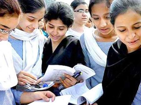 வாவ்.. தொழில் வளர்ச்சியோடு.. கல்வியிலும் முத்திரை பதித்த திருப்பூர், ஈரோடு.. பெரம்பலூரும் பிரமாதம்!