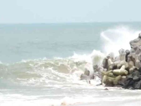 மீனவர்கள் உடனே கரைக்குத் திரும்ப கன்னியாகுமரி கலெக்டர் உத்தரவு