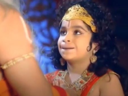 ஸ்ரீ ராமனுக்கு பாயசம் ஊட்டி ஆனந்த கண்ணீர் விடும் சிறுவன் அனுமன்.. ஆஹா... மெச்சும் பக்தி