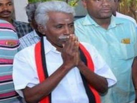 படு எளிமை, வெகு இயல்பு... செல்போன் கூட போன வாரம்தான் வாங்கினாராம்.. ஆச்சரிய இலக்கியதாசன்!