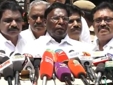 தோல்வி பயத்தால் 3 எம்எல்ஏக்களை தகுதி நீக்கம் செய்யும் எடப்பாடி அரசு.. புதுவை முதல்வர்