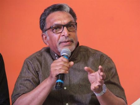 கமீலாவுக்கு ஓட்டுப் போடாதீங்கனு சொல்வதற்காக குடும்பத்தையே வீதிக்கு இழுத்துள்ளனர்.. நாசர் கோபம்