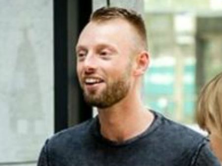 அருண் விஜய்யின் 'குற்றம் 23' பட பாணியில்... 49 குழந்தைகளுக்கு 'அப்பா' ஆன டாக்டர்