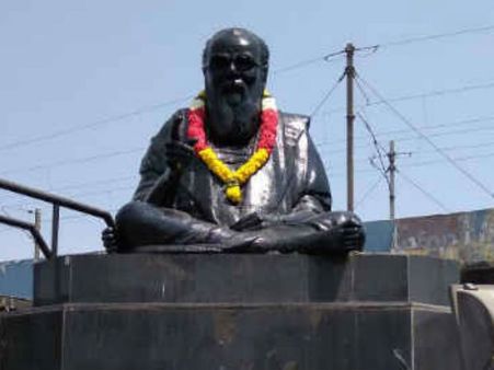 அறந்தாங்கியில் பெரியார் சிலையின் தலை துண்டிப்பு.. தி.க.வினர் மறியல்