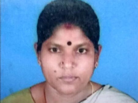 <b>EXCLUSIVE:</b> 20 வருடமாக.. பரமக்குடி சண்முகவள்ளி கடையில் மட்டும் கூட்டம் கட்டி ஏறுவது ஏன்?