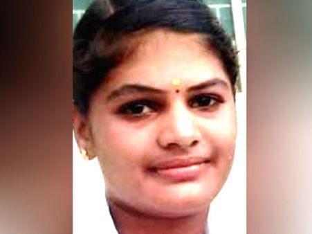 லீவு தரல.. விஷம் குடிக்கறேன்.. ஆடியோ வெளியிட்ட 21 வயது பெண் போலீஸ் நந்தினியால் பரபரப்பு!