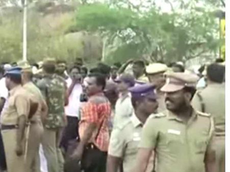 கைமீறிய பொன்னமராவதி கலவரம்.. புதுக்கோட்டை மாவட்டத்தில் டாஸ்மாக் கடைகளை மூட கலெக்டர் அதிரடி உத்தரவு