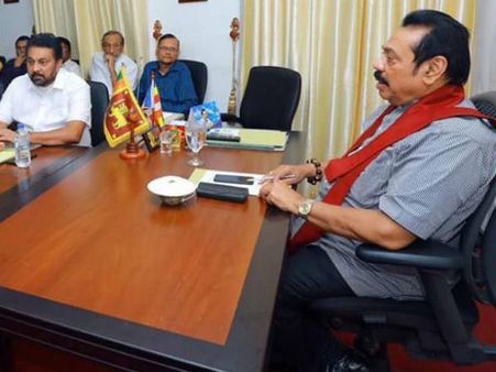 நிழல் அரசாங்கம்? மாஜி பாதுகாப்பு அமைச்சர்கள், செயலாளர்களுடன் ராஜபக்சே ஆலோசனை! 