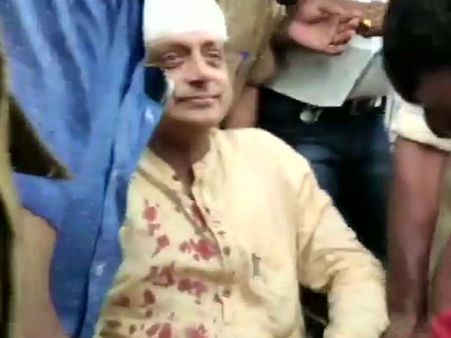 திருவனந்தபுரம் கோயிலில் துலாபாரத்தின் போது விபத்து.. காங். வேட்பாளர் சசிதரூர் காயம்