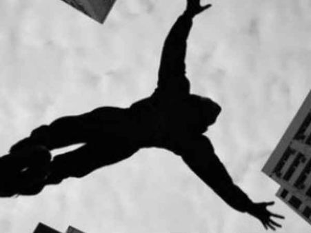 தாய் திட்டியதால் சென்னை பாடி மேம்பாலத்தில் இருந்து குதித்த இளம் பெண்