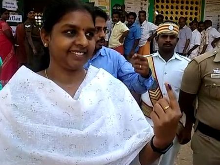 சென்னைவாசிகளே... உங்க வாய்ஸ் சமூக வலைதளத்தில் மட்டும் தானா? ஓட்டு போட மாட்டீங்களா...