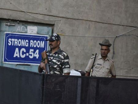 தொடங்கியது வாக்கு எண்ணிக்கை..மாநிலம் முழுவதும் வாக்கும் எண்ணும் மையங்களில் பலத்த பாதுகாப்பு!