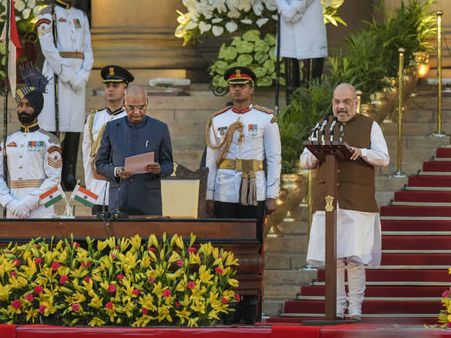 மோடி அமைச்சரவையில் நம்பர் 3 அமித் ஷா.. அமைச்சர்கள் முழு பட்டியல் இதோ!