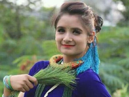 126 மணி நேரம் இடைவிடாமல் நடனமாடி.. கின்னஸ் உலக சாதனை படைத்த இளம்பெண்!