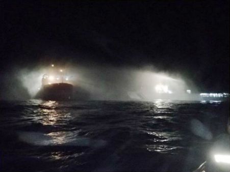 இலங்கையிலிருந்து தீவிரவாதிகளுடன் புறப்பட்டுள்ள மர்ம படகு.! இந்திய கடற்படை தீவிர கண்காணிப்பு