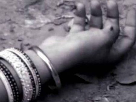 தடையை மீறி பழவேற்காட்டில் படகுசவாரி செய்த போது விபத்து.. பெண் நீரில் மூழ்கி உயிரிழப்பு