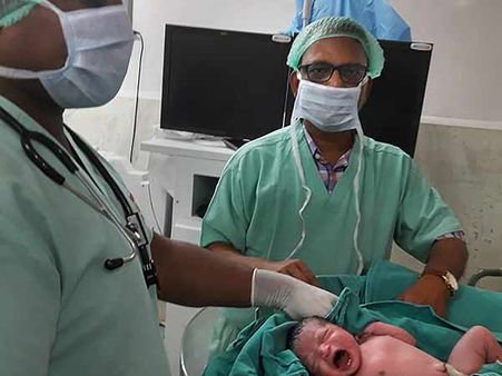 ஒடிசாவில் ஃபனி புயலுக்கு நடுவே பிறந்த குழந்தைக்கு ஃபனி என பெயர்சூட்டிய மக்கள்