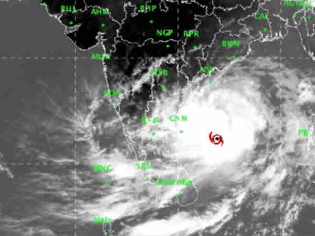 உயர் உச்சக் கட்ட தீவிர புயலாக மாறியது ஃபனி.. அடுத்த புயல் எப்போது?