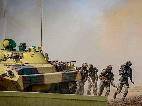 ஸ்ரீநகர், அவந்திபோரா விமான தளங்களை தாக்க தீவிரவாதிகள் சதி.. உளவுத்துறை எச்சரிக்கையால் பரபரப்பு