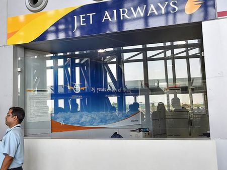 பேராசிரியர் முதல் அரசியல்வாதி வரை.. ஏலத்திற்கு வந்த ஜெட் ஏர்வேஸ்.. வாங்க துடிக்கும் முகங்கள்!