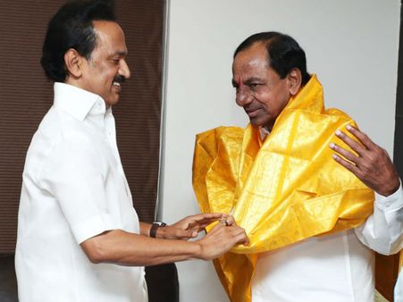 3-வது அணிக்கான கதவை இழுத்து மூடினார் மு.க.ஸ்டாலின்!