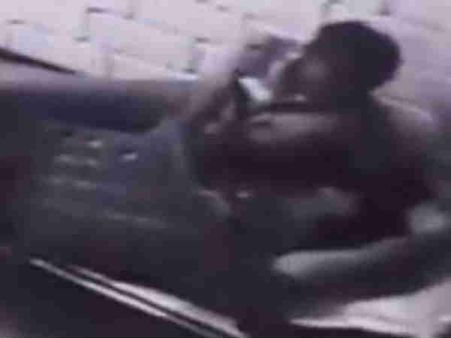 காதலருடன் சீருடையில் அந்தரங்கமாக இருந்த பெண் போலீஸ் டிரான்ஸ்பர்!