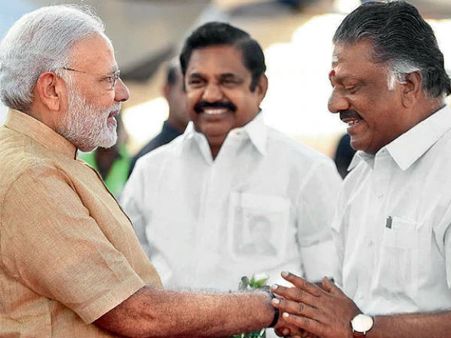 சிறப்பு வரவேற்பு.. கூட்டணி கட்சிகளுடன் மீட்டிங் நடத்திய மோடி.. கவனம் பெற்ற இபிஎஸ், ஓபிஎஸ், பிரேமலதா!