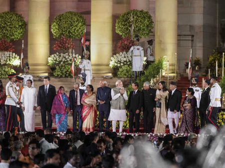 பிரதமரானார் மோடி.. அமைச்சர்களாகிய அமித்ஷா-ஜெய்சங்கர்.. அமைச்சர்கள் பட்டியல்.. முழுவிவரம்