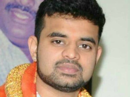 ஹாசன் எம்.பி. பதவி- திடீர் ராஜினாமா செய்த தேவகவுடா பேரன்! பரபர பின்னணி!