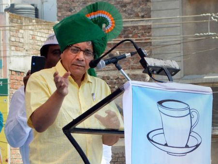 கோட்சே காந்தியை கொன்றதை இந்து மதத்தோடு தொடர்புபடுத்த தேவையில்லை.. பிரகாஷ் அம்பேத்கர்