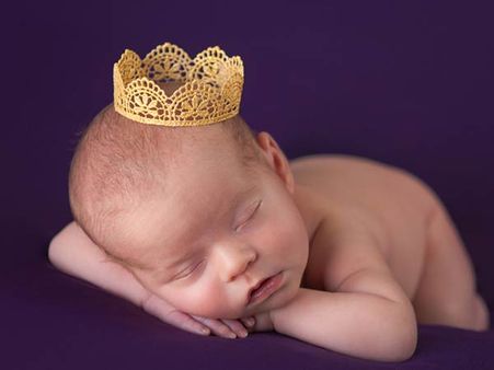 பிரிட்டன் அரச குடும்பத்தில் புதிய வாரிசு.. இளவரசர் ஹாரி தம்பதிக்கு ஆண் குழந்தை பிறந்தது!