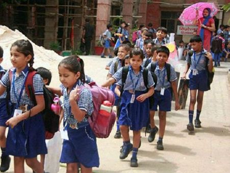 கொளுத்தும் கோடை வெயில்.. பலத்த அனல்காற்று.. பள்ளிகள் திறப்பு தள்ளிபோகுமா? ஆசிரியர் சங்கம் கோரிக்கை