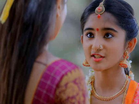 செல்வமகள்... ரம்யா கிருஷ்ணனின் அம்மன் படம் மாதிரியே...!