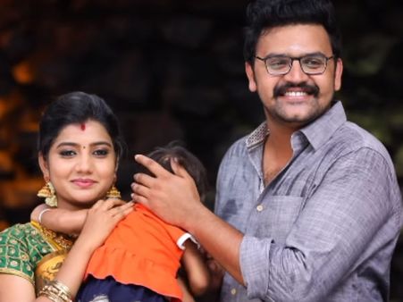 பிரியமானவள்னு பேரை வச்சுட்டு... பொம்பளை கையில துப்பாக்கியை குடுத்திட்டீங்களேய்யா....!