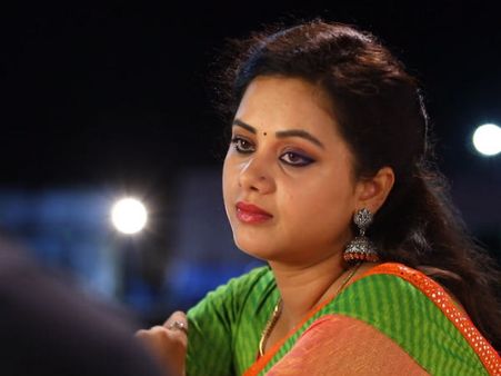 அடடே... இது புதுசா இருக்கே.. பாட்டு போட்டுக்கிட்டு லவ் பண்றதா?