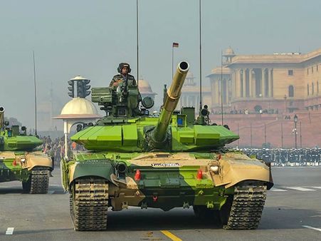 ரஷ்ய தொழில்நுட்பத்தில் தயாராகும் நவீன T-90 பீஷ்மா பீரங்கிகள்.. விரைவில் ராணுவத்தில் இணைப்பு