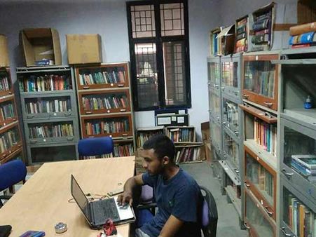 டெல்லி ஜவஹர்லால் நேரு பல்கலைக்கழகத்தில் அதிர்ச்சி.. தமிழக மாணவர் தூக்கிட்டு தற்கொலை