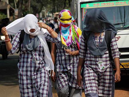 பானி புயலால் பாதிக்கப்பட்ட ஒடிசாவை வெயில் வாட்டுகிறது... மக்கள் அவதி