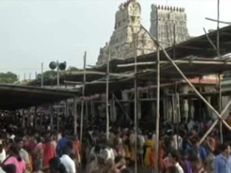 வைகாசி விசாகம் திருவிழா.. திருச்செந்தூர் உட்பட முருகன் திருத்தலங்களில் குவிந்த பக்தர்கள்!