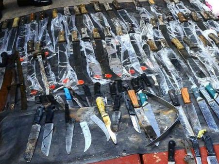 மட்டக்களப்பு காத்தான்குடி பள்ளிவாசலில் தோண்ட தோண்ட ஆயுதங்களாம்- சிங்கள இணையதளம் 'திடுக்'