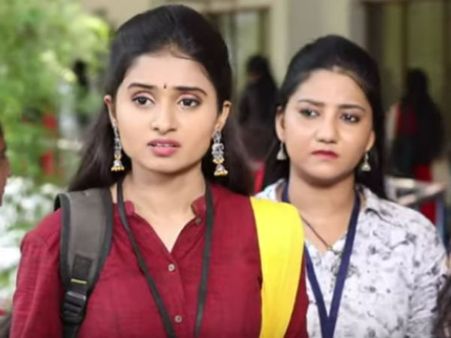 பணக்கார பொண்ணுங்க இன்னுமா இப்படிப்பட்ட ஆட்டிடியூடுல இருப்பாங்க... உலகம் தெரியாதா?