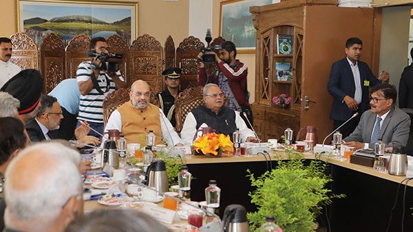 காஷ்மீரில் ஜனாதிபதி ஆட்சியை நீட்டிக்க எதிர்க்கட்சிகள் கடும் எதிர்ப்பு- அமித்ஷா மீது பாய்ச்சல்