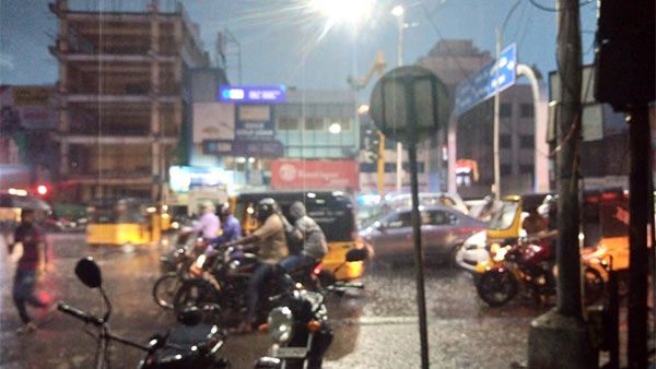 சென்னையில் 5-வது நாளாக தொடரும் மாலை நேரத்து மழை.. சில இடங்களில் கனமழை.. மக்கள் உற்சாகம்