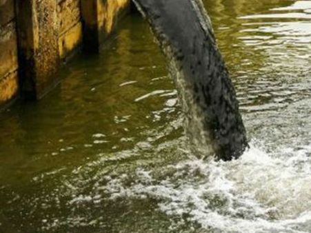 கழிவு நீரில் கலக்கும் குடிநீர்.. இந்த சூழலில் கூடவா நடவடிக்கை எடுக்க மாட்டீங்க.! குமுறும் மக்கள்