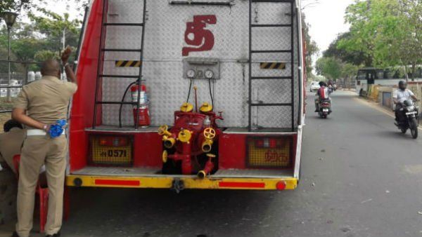 தண்ணீர் பஞ்சத்துக்கு அளவில்லாமல் போய்விட்டது.. சென்னையில் தீயை அணைக்க நீர் இல்லாமல் தவித்த வீரர்கள்