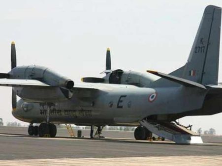 அஸ்ஸாம் விமானம் விபத்தில் ஒற்றுமை..10 வருடத்துக்கு முன்பு... அதே இடம்.. அதே 13பேர்.. அதே மாதம்