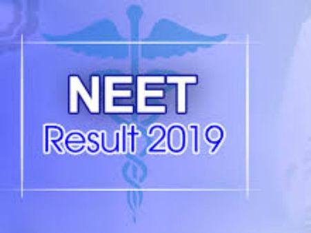 நீட் தேர்வு.. தமிழகத்தில் 48.57 சதவீதம் பேர் தேர்ச்சி.. முதலிடம் பிடித்தார் ஸ்ருதி!