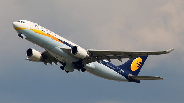 விமான கழிவறை டிஷ்யூ பேப்பரில் ஒரே ஒரு வாசகம்.. மும்பை தொழிலதிபருக்கு ஆயுள் சிறை.. நீதிமன்றம் அதிரடி