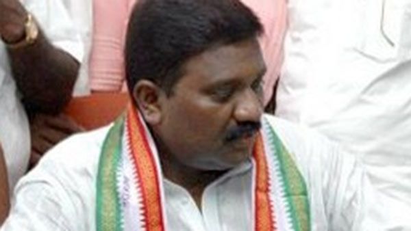 ரஜினிக்காக திமுகவை உடைக்க முயற்சித்த கராத்தே... காங். நடவடிக்கை பாய்ந்ததன் பரபர பின்னணி!