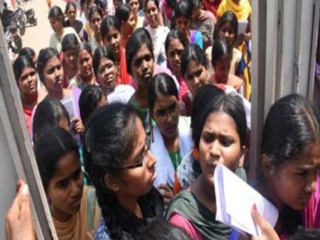 நீட் எனும் கொடூரன் இன்னும் எத்தனை தமிழ் பிள்ளைகளை பலியெடுக்கப் போகிறானோ?